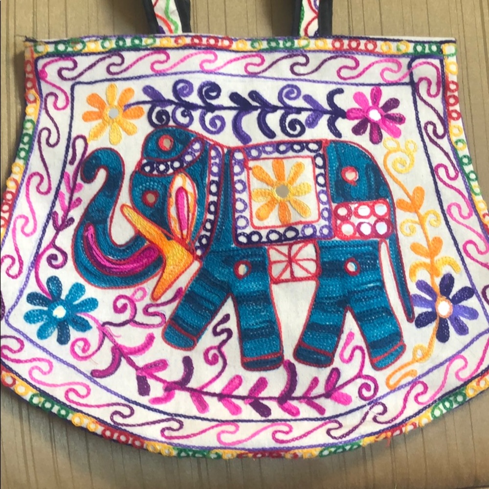Embroidered tote - Picture 2 of 4